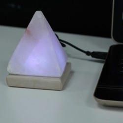 Lámpara de sal USB WHITE Pyramid - 9 cm (multi)