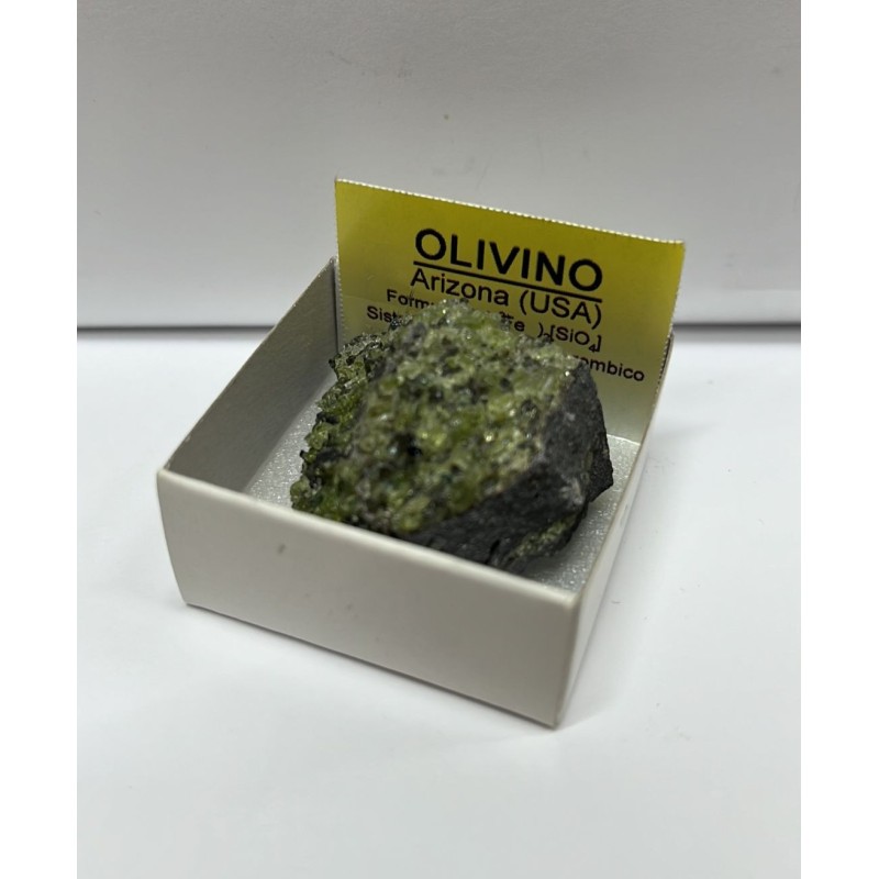 PIEDRA en bruto, natural OLIVINO